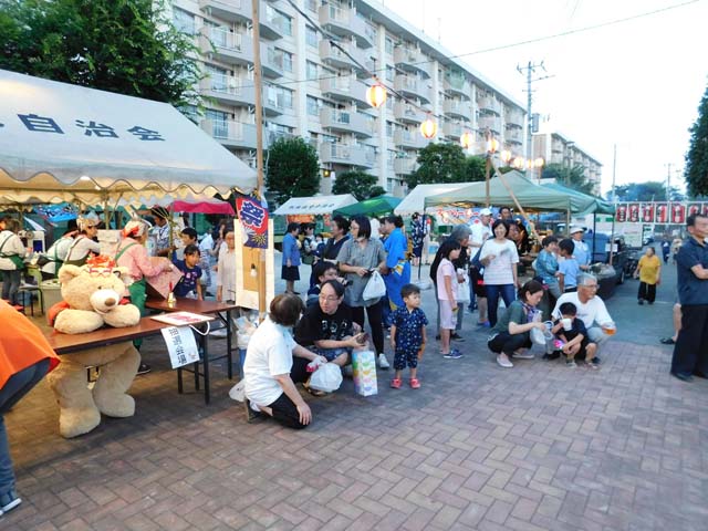 笑顔が広がる自治会イベントを撮影